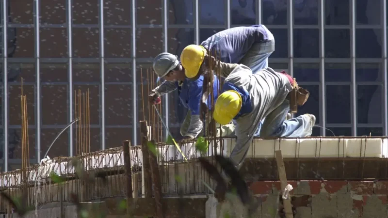 como saber se há irregularidade e quem é responsável pela cobrança