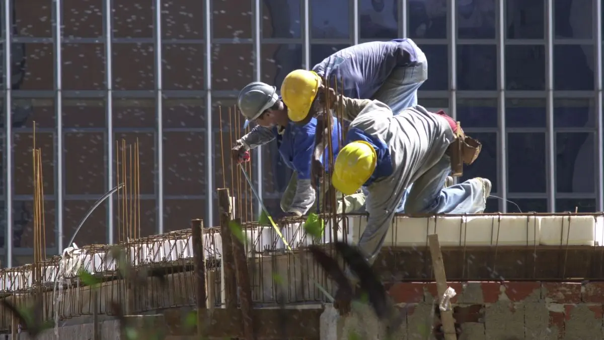 como saber se há irregularidade e quem é responsável pela cobrança