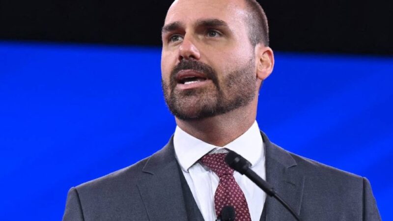 Eduardo Bolsonaro deve encontrar Trump no ‘Latino Gala’ em Mar-a-Lago