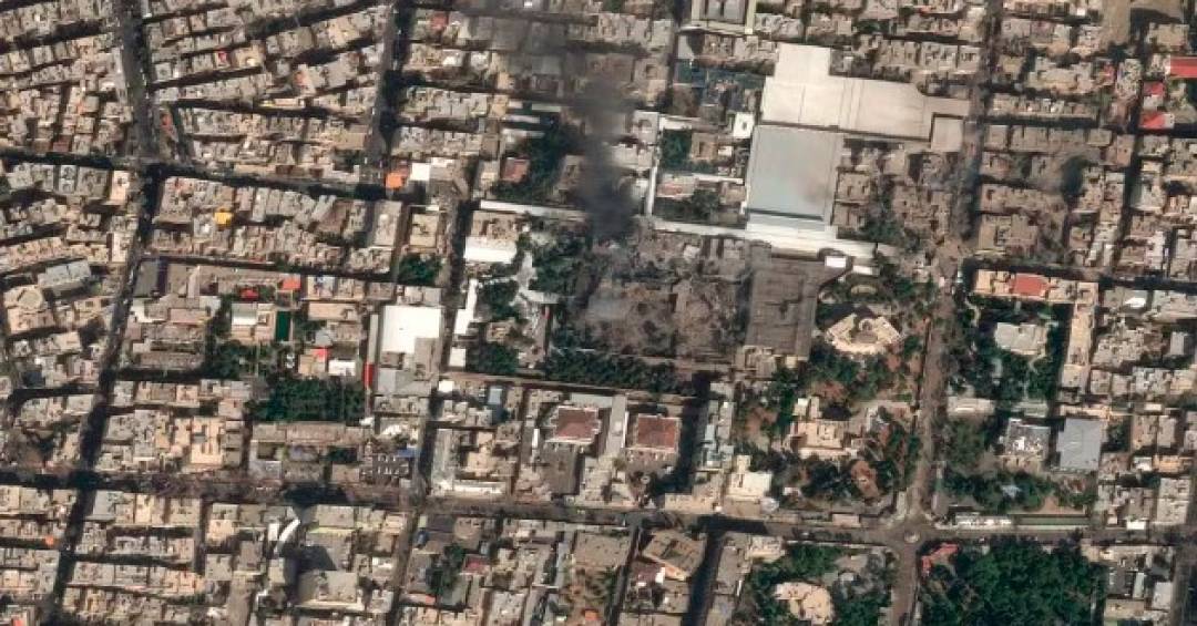 Imagens de satélite mostram destruição em complexo do alto comando de Khamenei no Irã