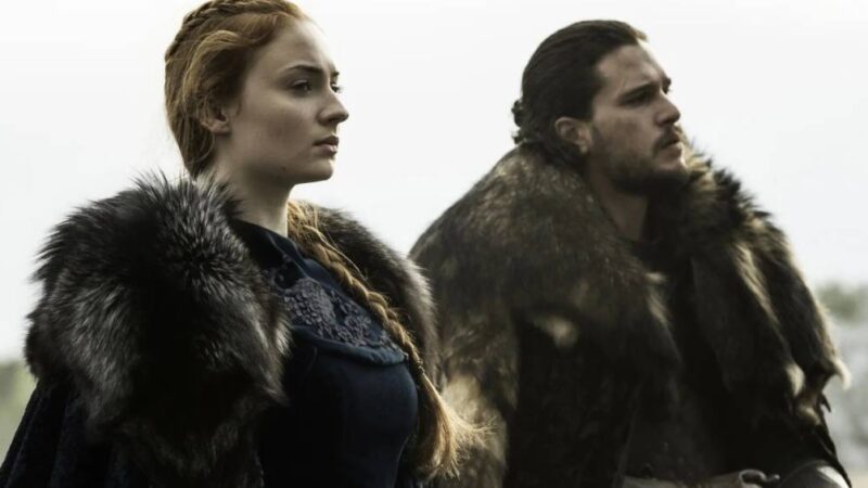 Atriz passa mal após beijar irmão de ‘Game of Thrones’ em novo filme