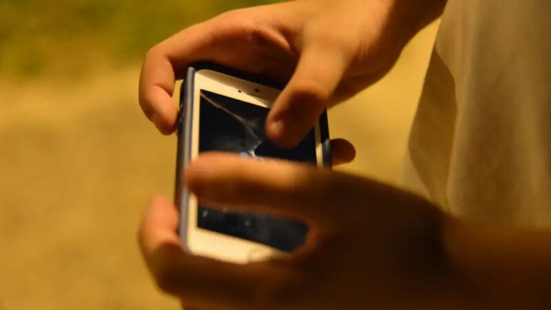 Desafios on-line colocam crianças e adolescentes em perigo