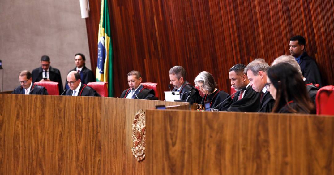 O que disseram os dois únicos ministros que votaram a favor de Castro no TSE