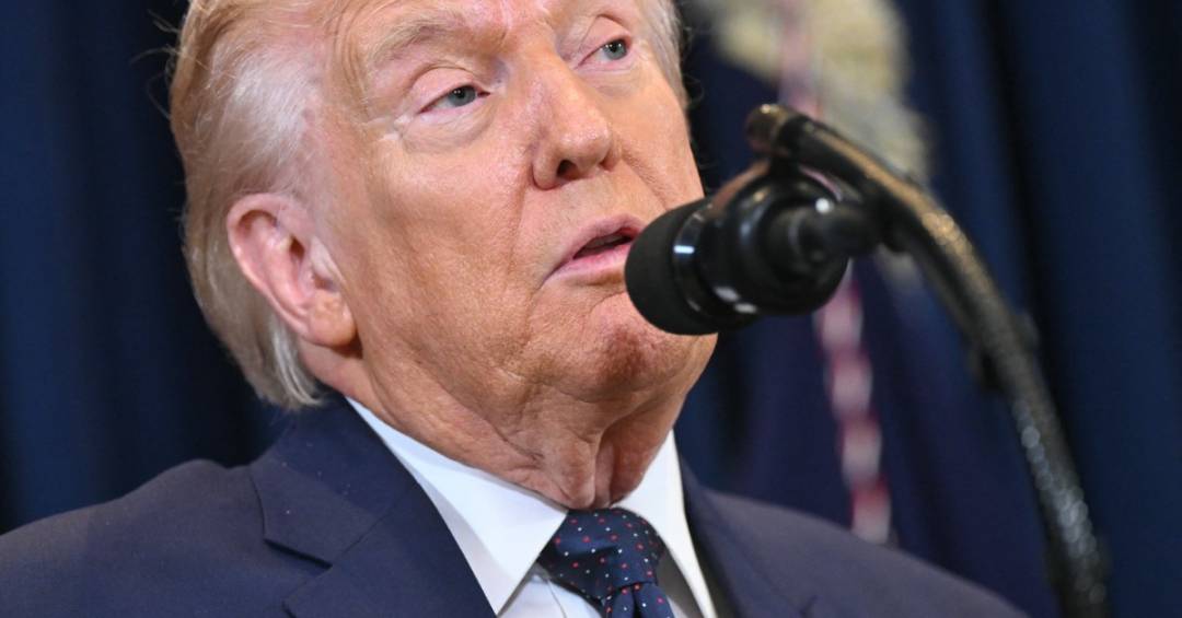 Trump ameaça ataque ‘vinte vezes mais forte’ se Irã bloquear fluxo de petróleo