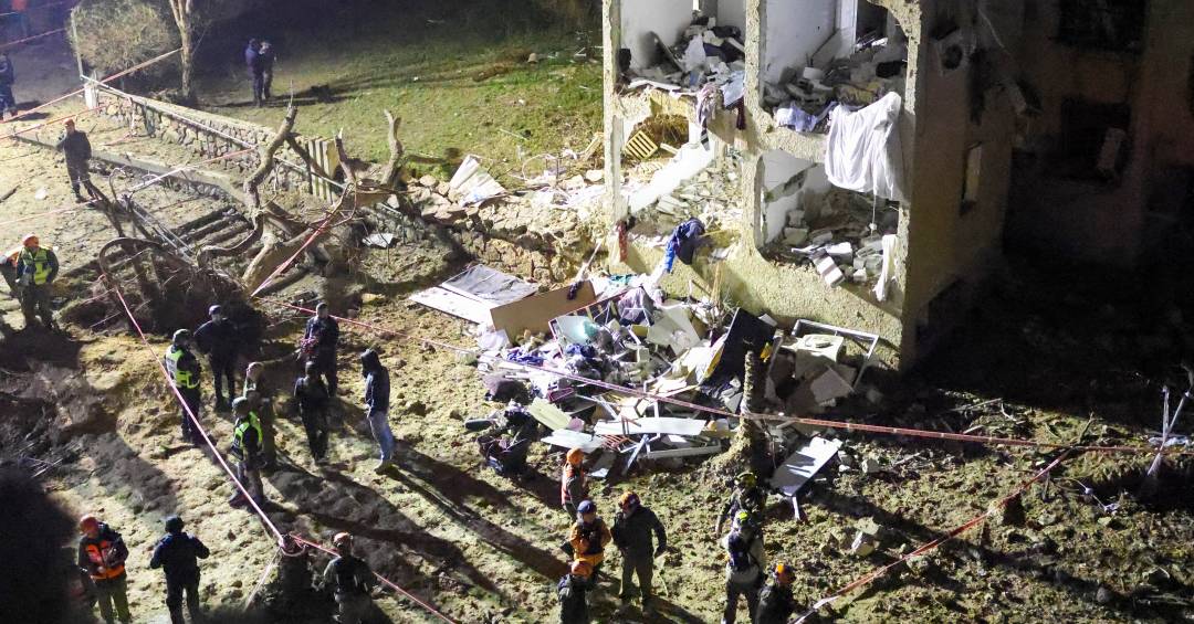 Netanyahu fala em ‘noite difícil’ após ataques do Irã deixarem dezenas de feridos