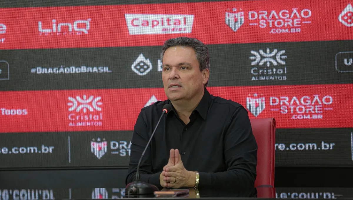 Adson Batista avalia atuação na Copa Centro-Oeste e justifica saída de Kevin Ramirez: “Não conseguiu entregar”