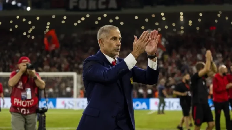 Albânia de Sylvinho é eliminada e Copa do Mundo não terá técnico brasileiro pela primeira vez na história