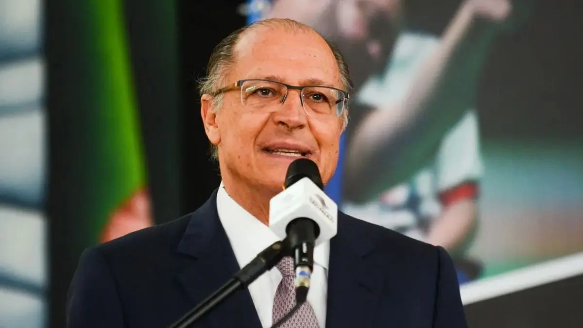 Alckmin critica sistema tributário em Goiânia: “manicômio”