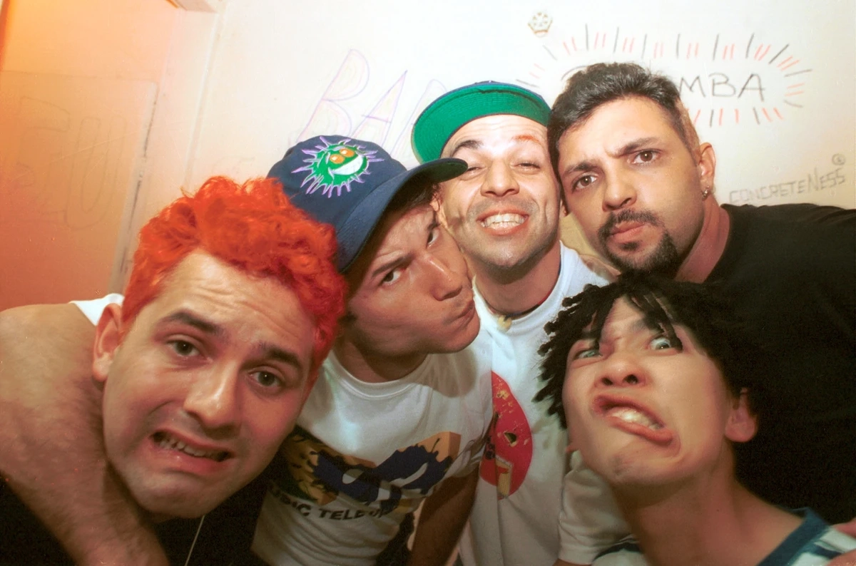 Além de jaqueta, novo item é encontrado em caixão de integrante dos Mamonas Assassinas; veja