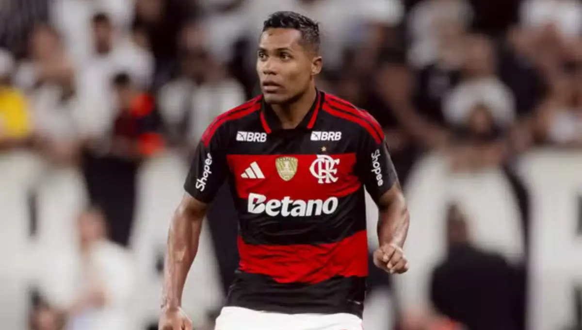 Alex Sandro é cortado e Ancelotti convoca lateral do Cruzeiro para os amistosos da seleção