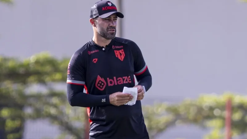 Após derrota no primeiro jogo da final do Goianão, Atlético demite técnico Rafael Lacerda