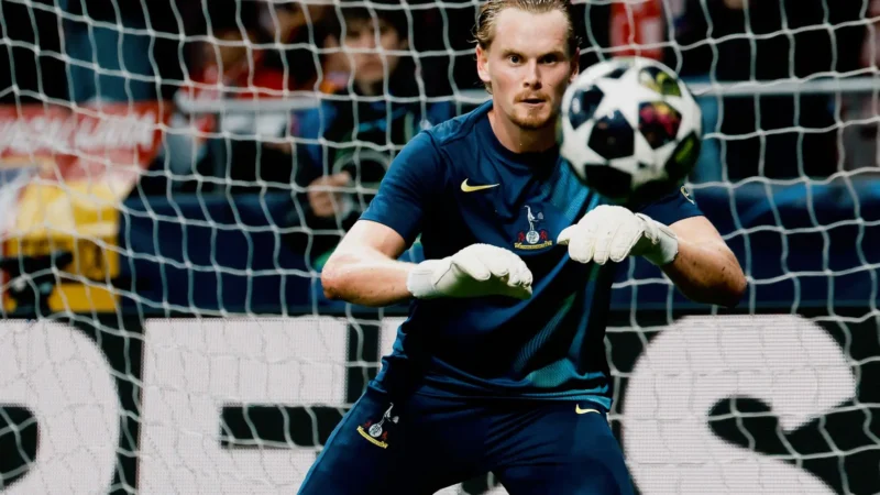 Após falhar duas vezes em 15 minutos na Champions, goleiro se pronuncia: “Do sonho ao pesadelo”