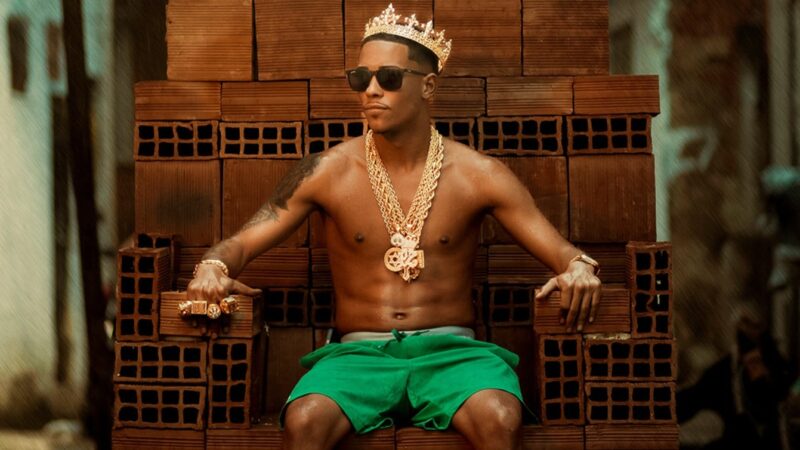 Assaltantes levam R$ 2 milhões e agridem MC Poze do Rodo