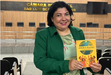 Autora prepara o lançamento de seu primeiro livro de poesias