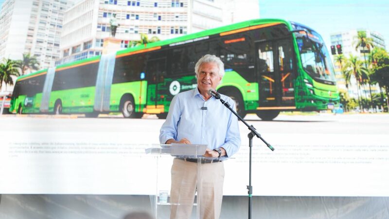 Caiado entrega novo Padre Pelágio e ônibus a biometano