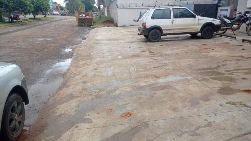 Calçada rebaixada não transforma rua em estacionamento particular