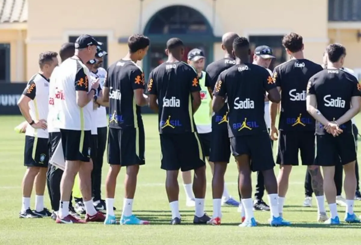 Carlo Ancelotti projeta mudança na lateral da seleção brasileira para amistoso contra Croácia