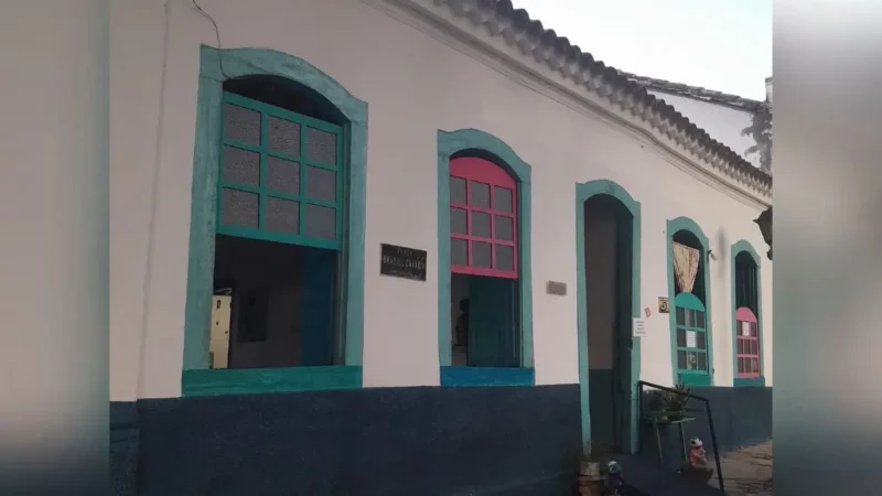 Casa onde morou Leopoldo de Bulhões está à venda na cidade de Goiás; veja o preço