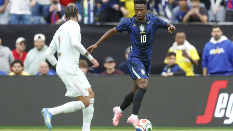 Com dores na coxa, Vini Jr. é poupado de treino, mas não deve ser desfalque contra a Croácia