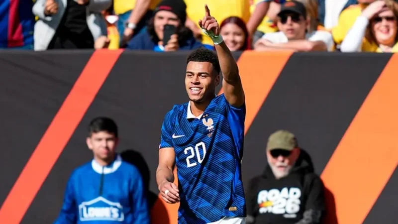 Com time todo reserva, França vence Colômbia por 3 a 1 em amistoso