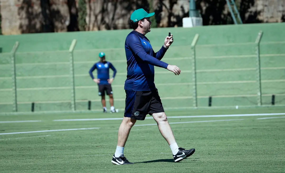 Daniel Paulista valoriza intervalo sem jogos do Goiás para recuperar jogadores