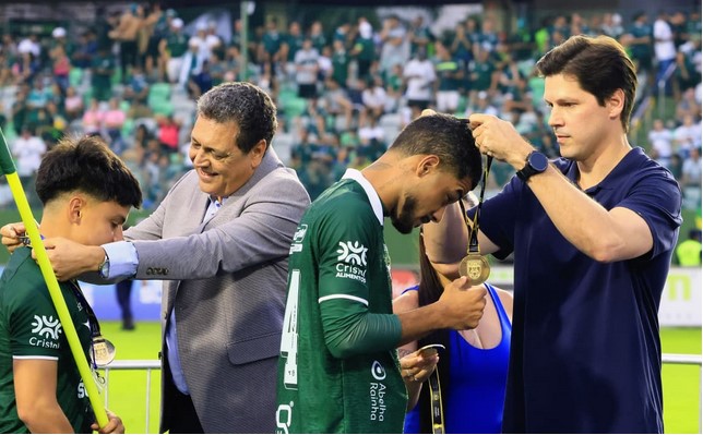 Daniel destaca apoio do Governo ao futebol, durante final do Goianão