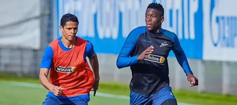 Dupla do Zenit tem voo cancelado e enfrenta dificuldade para se apresentar à Seleção