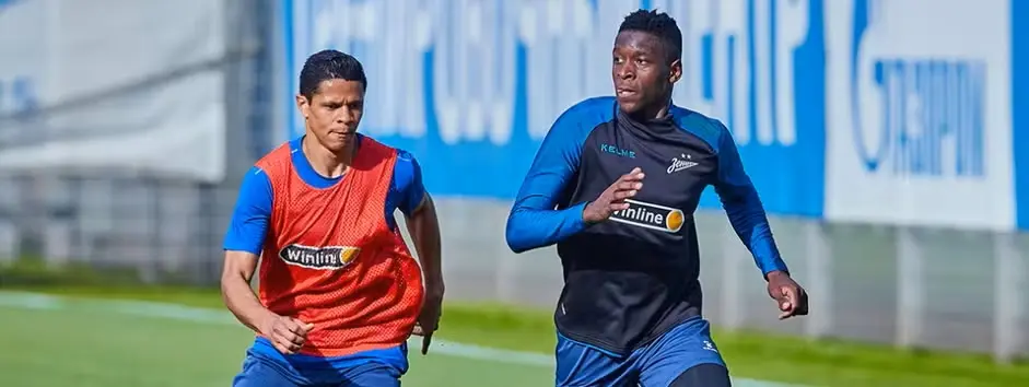 Dupla do Zenit tem voo cancelado e enfrenta dificuldade para se apresentar à Seleção