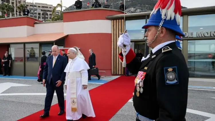 Em Mônaco, PapaLeão XIV condena abismos entre pobres e ricos