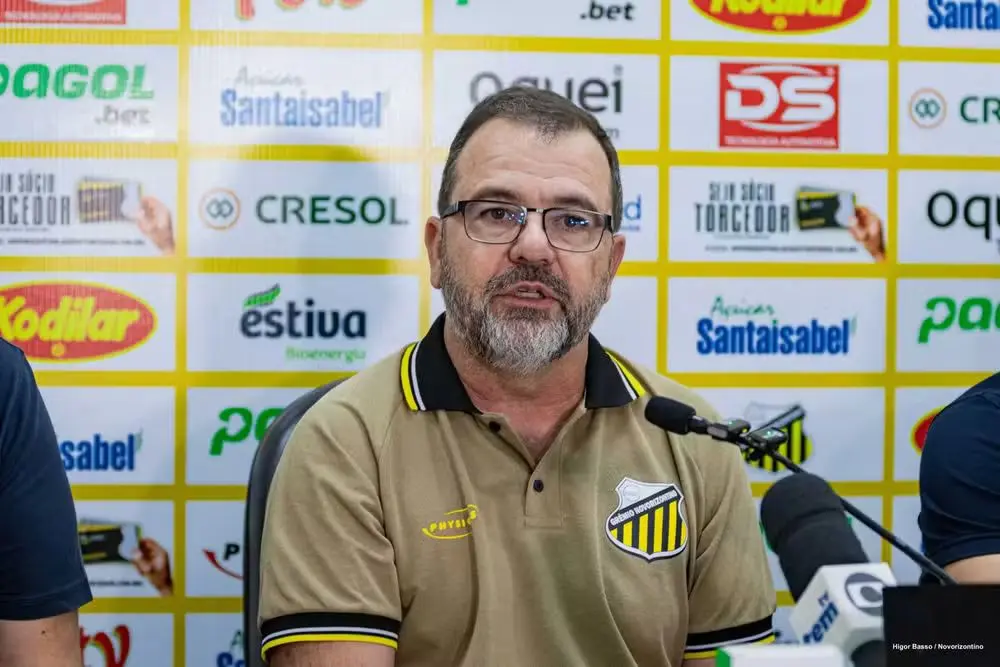 Enderson Moreira, ex-técnico do Goiás, comenta demissão de Filipe Luís do Flamengo