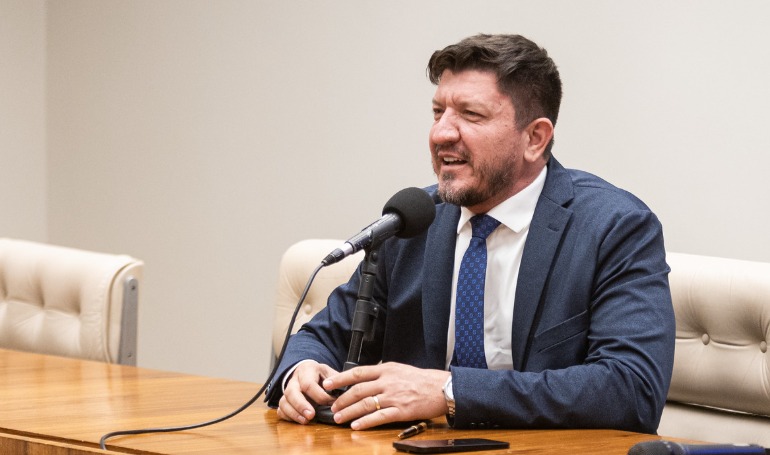 Farmácias dentro de supermercados. Aprovado. Glaustin lutou por isso