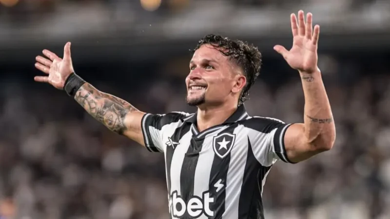 Fifa condena Botafogo a pagar dívida de R$ 35 milhões ao Zenit por Artur; clube vai recorrer