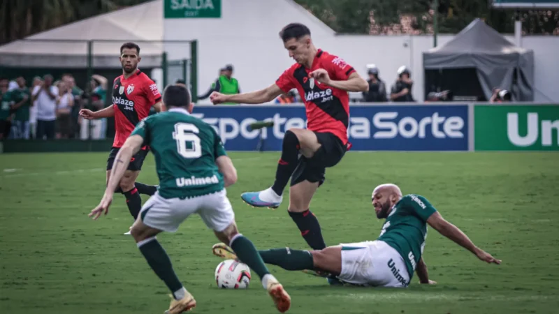 Final de 2023 entre Atlético e Goiás teve polêmica com dois toques em pênalti; relembre