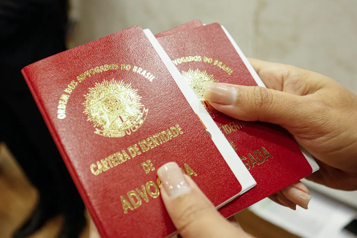 GO: Defesa de mulher denunciada como falsa advogada nega acusações e alega difamação