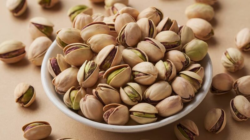 O alimento que surgiu no Irã, foi dominado pelos EUA e caiu nas graças dos brasileiros