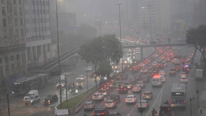 Risco de chuvas fortes no Sudeste e Centro-Oeste nesta segunda, 9: veja a previsão do Climatempo