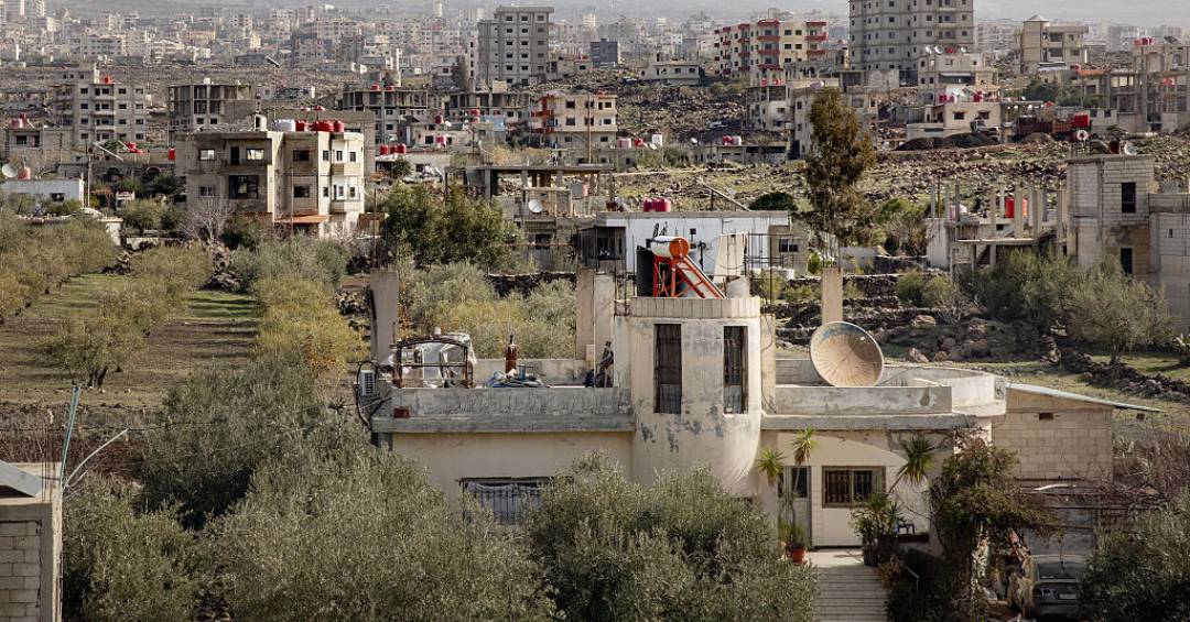 Israel bombardeia Síria e eleva temores de uma nova frente no conflito no Oriente Médio