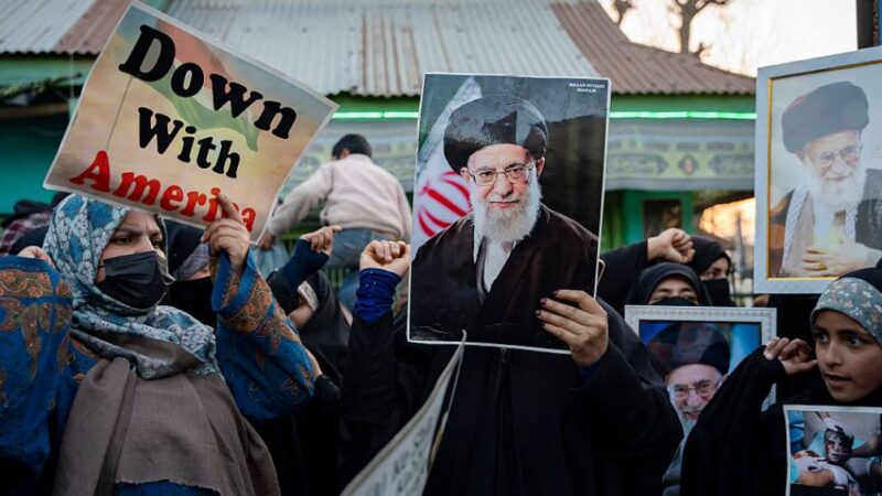 Mortes em ataque a escola no Irã sobem para 148; Israel nega operação e EUA investiga