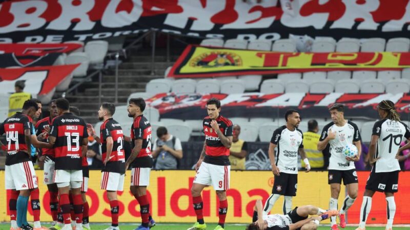 Expulsão em Corinthians x Flamengo divide opiniões nas redes sociais: ‘Foi rigoroso’