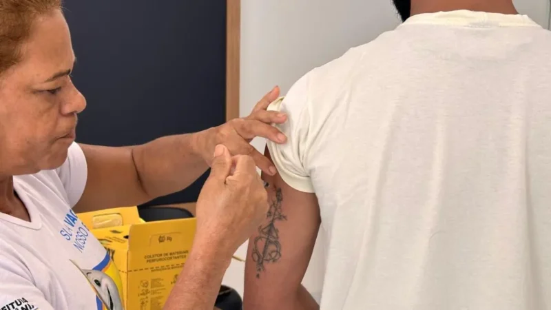 Goiânia vacina 5 mil trabalhadores da linha de frente do MotoGP