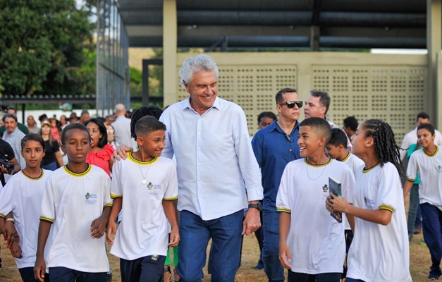 Goiás lidera educação pública com investimento recorde alto