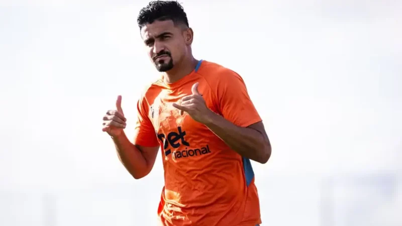 Goiás negocia contratação do zagueiro Ramon Menezes no último dia da janela de transferências