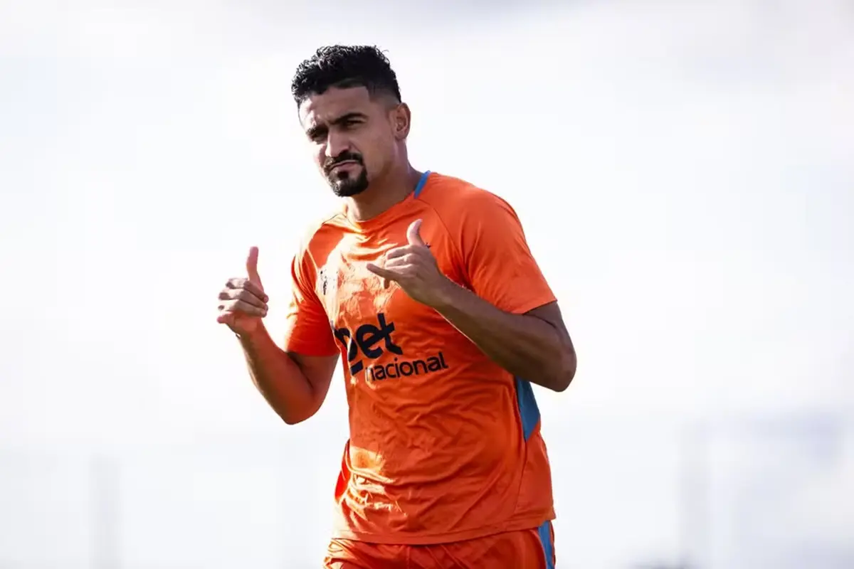 Goiás negocia contratação do zagueiro Ramon Menezes no último dia da janela de transferências