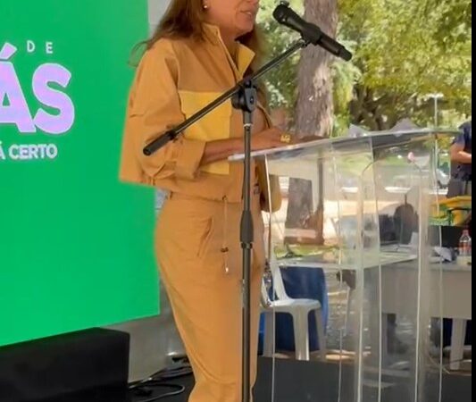 Gracinha Caiado destaca Carlos Willian em cerimônia na Praça Cívica