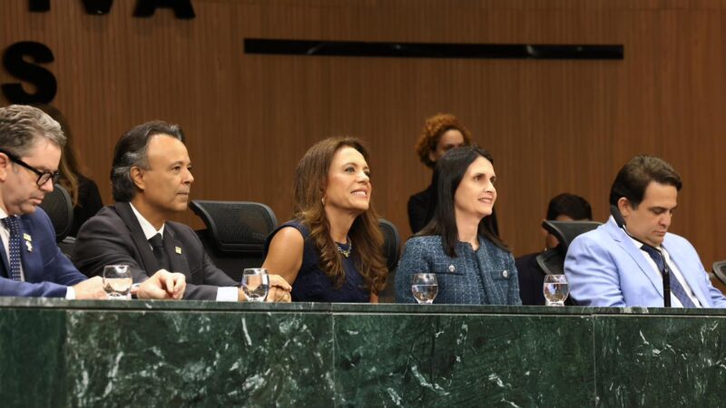 Gracinha Caiado exalta servidores do Goiás Social na Alego