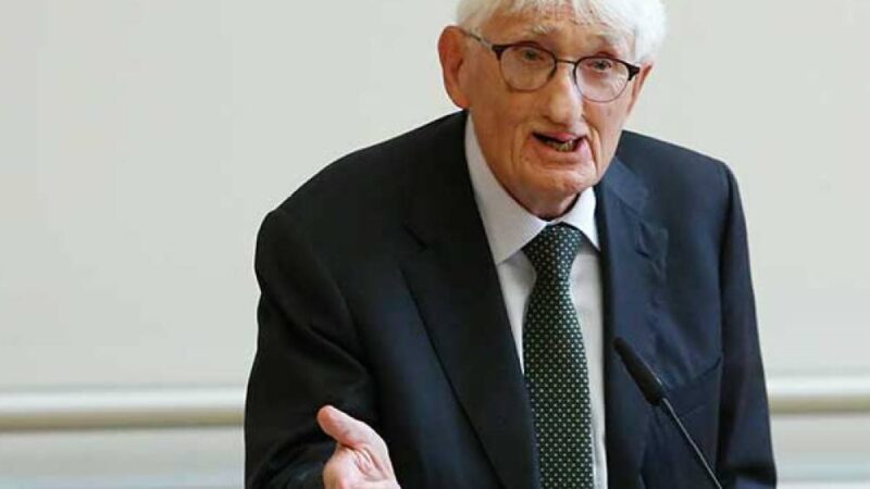 Morre o filósofo alemão Jürgen Habermas, aos 96