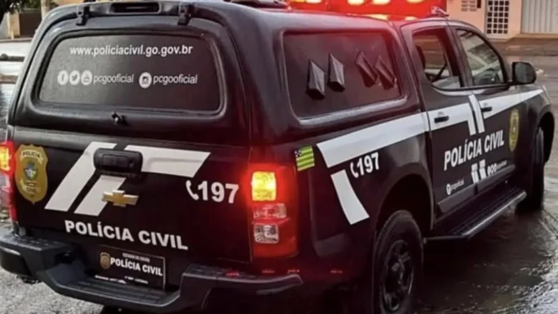 Homem mata irmão e enterra corpo no quintal de casa em Luziânia