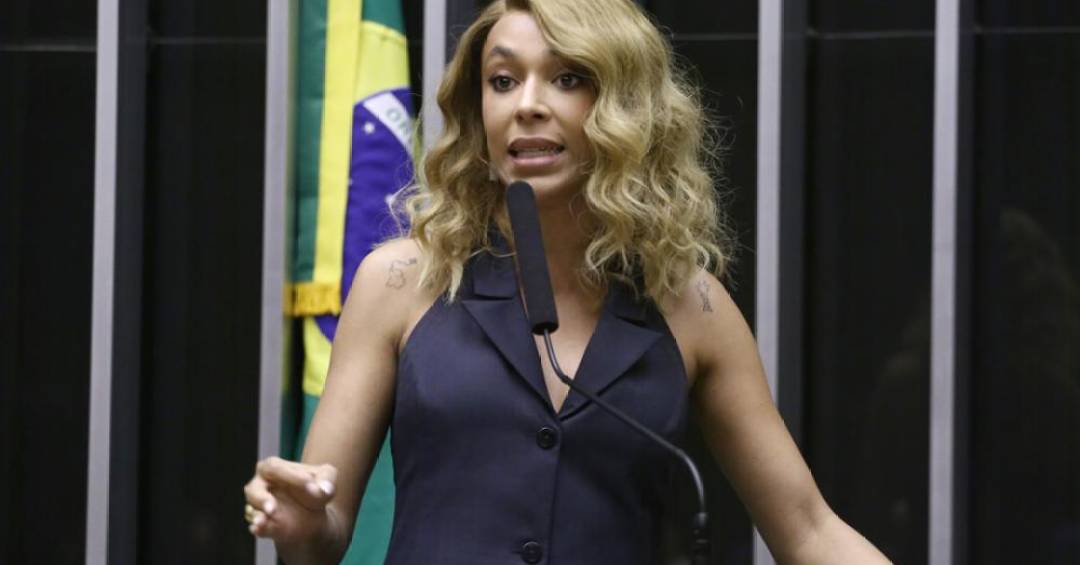 A decisão de Gilmar lembrada nas redes em meio à polêmica entre Erika Hilton e Ratinho