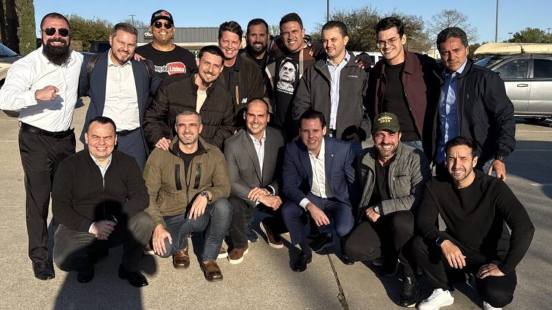 O encontro de deputados do PL com Eduardo Bolsonaro nos EUA