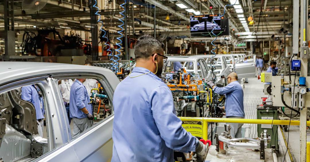 Indústria reduz planos de investimento para 2026, mostra CNI